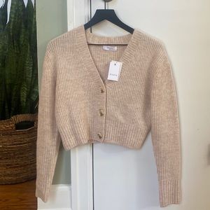 Nude/Beige Cropped Sweater with buttons. SIZE: Small